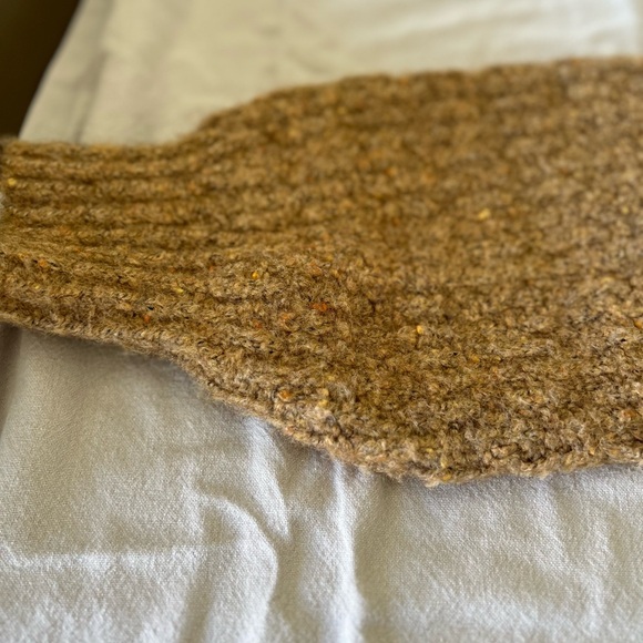 Universal thread sweater - Picture 7 of 9